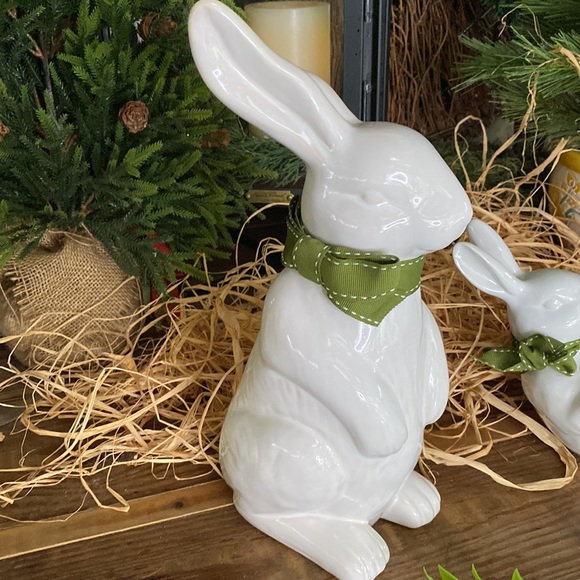 Pottery Barn Whimsical White Glazed Stoneware Bunny Figure and Bunny Bowl 🐇 - Picture 4 of 17